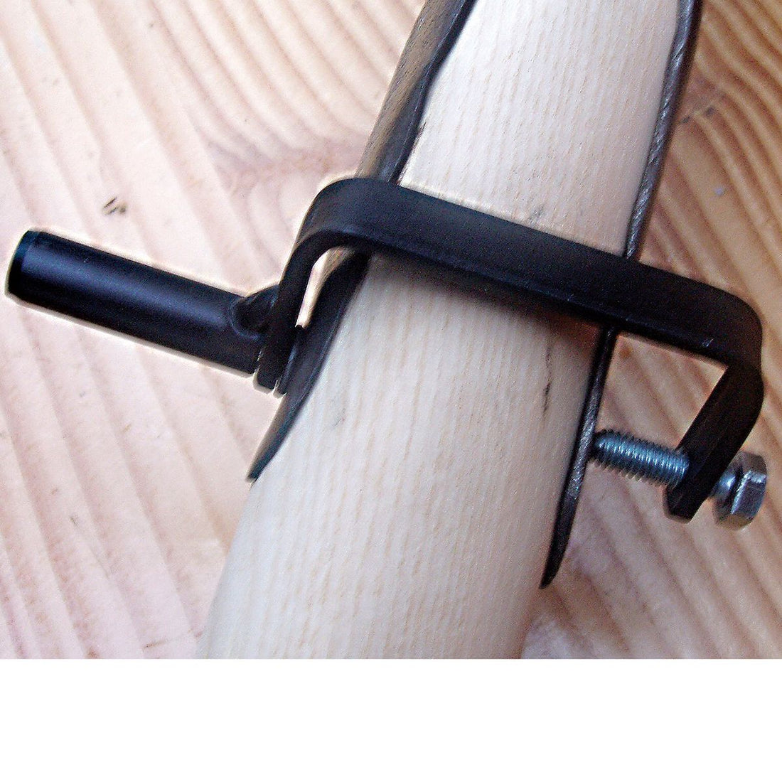 Drilling aid for spade handles including 4 rivets PG Horticulture Ltd